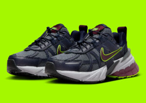 Giay Nike V2K Run 'Obsidian Burgundy' FV6602-400