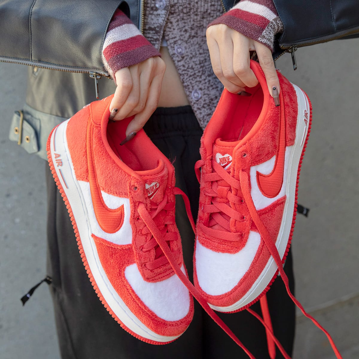 Giay Nike Air Force 1 Low GS 'Valentine's Day Fleece' FZ3552-612