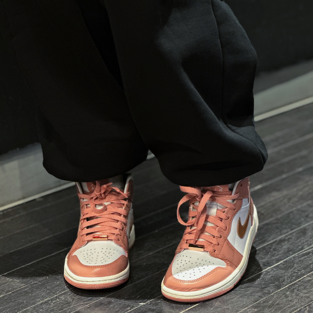 Giay Nike Air Jordan 1 Mid SE 'Red Stardust' FB9892-670