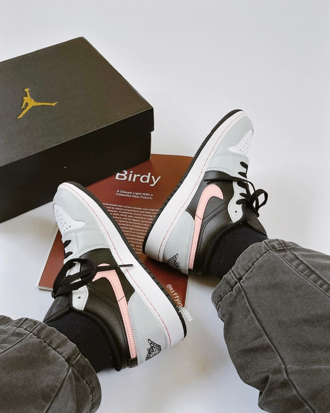 Giay Nike Air Jordan 1 Low GS 'Black Grey Pink' 553560-062