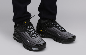Giay Nike Air Max Plus 3 'Black Wolf Grey' CJ9684-002