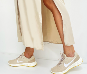 Giay Nike Revolution 6 'Sanddrift' DC3729-104