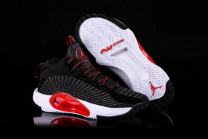 Giay Nike Air Jordan Jumpman 2021 'Bred' CQ4021-006