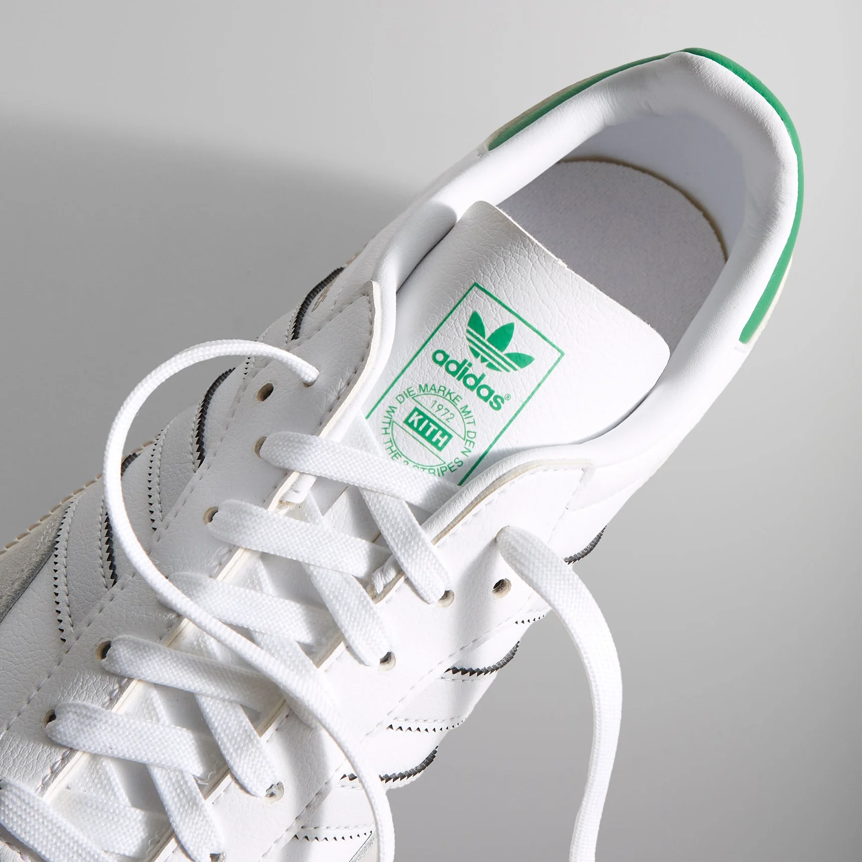 Giay Adidas x Kith Samba Spikeless Golf 'White Green' IG5711