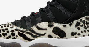 Giay Nike Air Jordan 11 'Black And White' AR0715-010