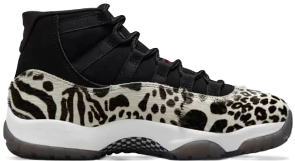 Giay Nike Air Jordan 11 'Black And White' AR0715-010