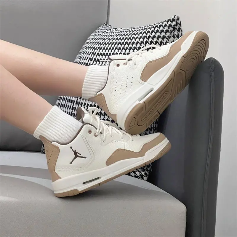 Giay Nike Air Jordan Courtside 23 'Beige Brown' FQ6861-121