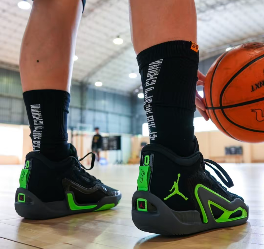 Giay Nike Air Jordan Tatum 1 ‘Home Team’ DZ3330-003