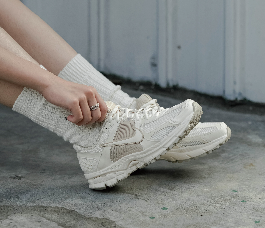 Giay Nike Air Zoom Vomero 5 ‘Sail Light Orewood Brown’ FQ6868-111