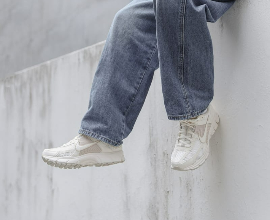 Giay Nike Air Zoom Vomero 5 ‘Sail Light Orewood Brown’ FQ6868-111