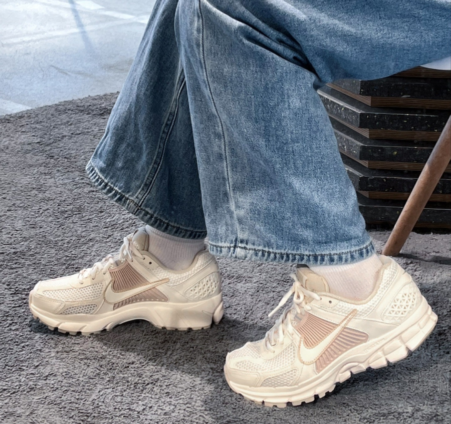 Giay Nike Air Zoom Vomero 5 ‘Sail Light Orewood Brown’ FQ6868-111