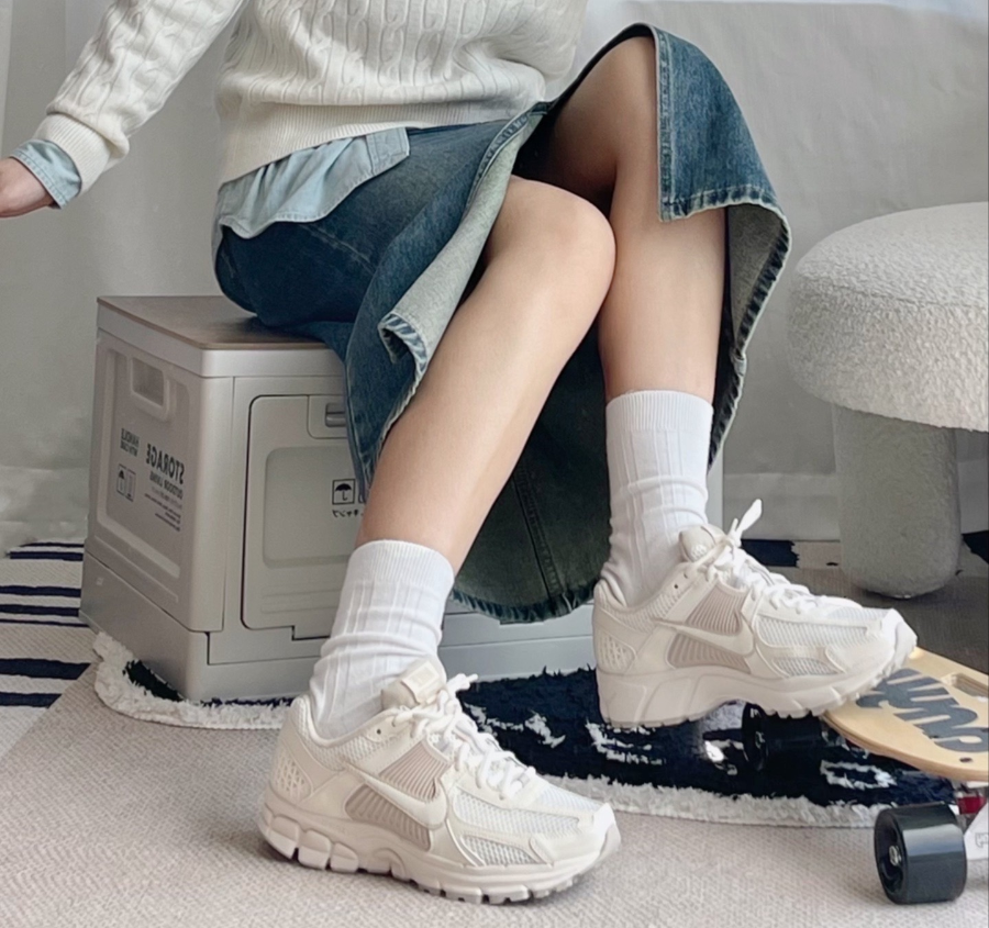 Giay Nike Air Zoom Vomero 5 ‘Sail Light Orewood Brown’ FQ6868-111