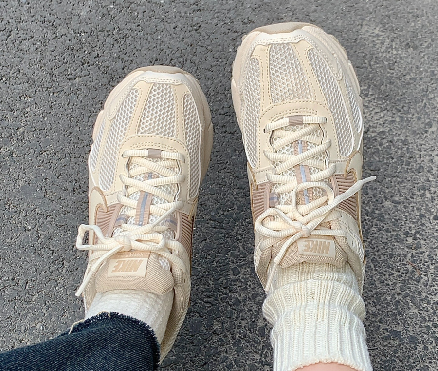 Giay Nike Air Zoom Vomero 5 ‘Sail Light Orewood Brown’ FQ6868-111