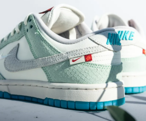 Giay Nike Dunk Low LX 'Year Of The Dragon' FZ5065-111