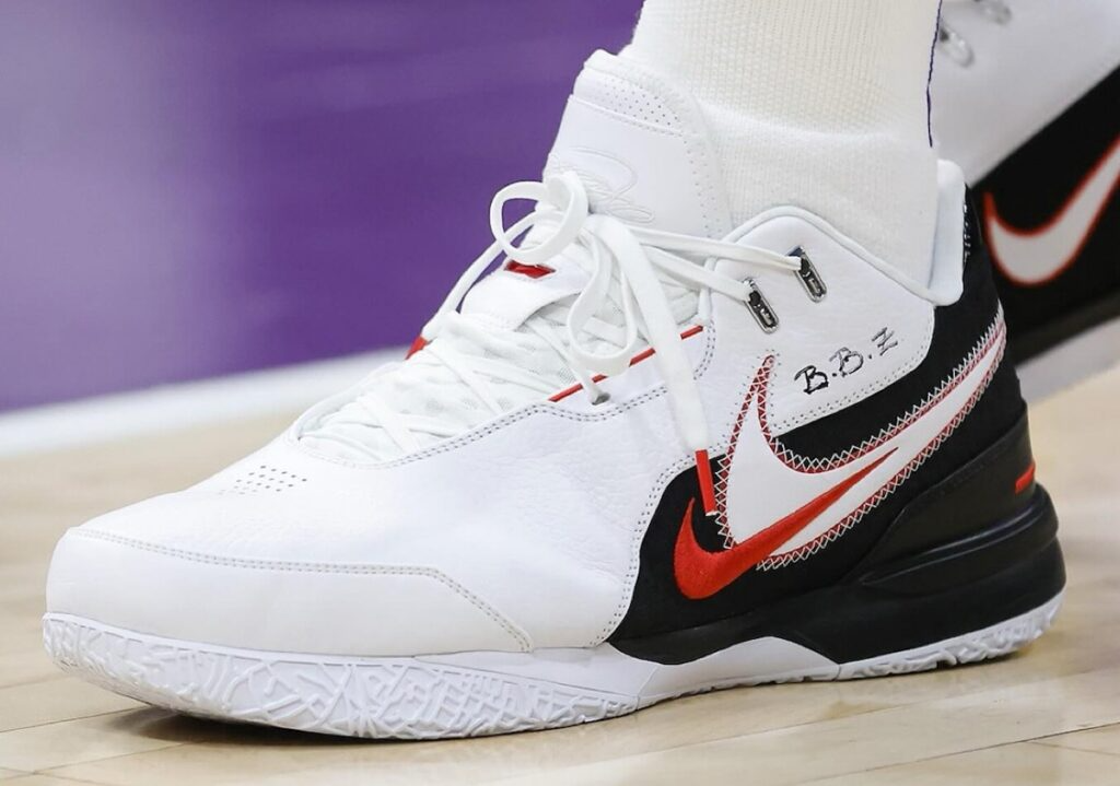 Giay Nike LeBron NXXT Gen AMPD 'Metallic' FJ1567-100