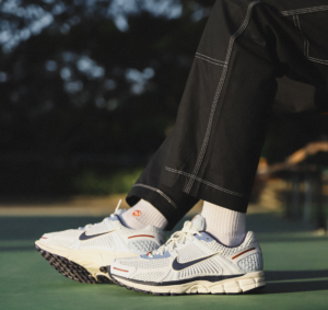 Giay Nike Zoom Vomero 5 'Blue Tint' FV8111-451