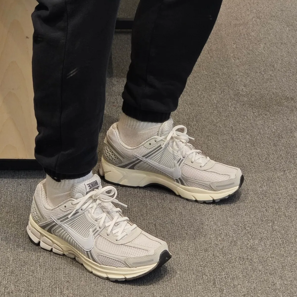 Giay Nike Zoom Vomero 5 'Platinum Tint Photon Dust' HF0731-007