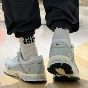 Giay Nike Zoom Vomero 5 'Platinum Tint Photon Dust' HF0731-007