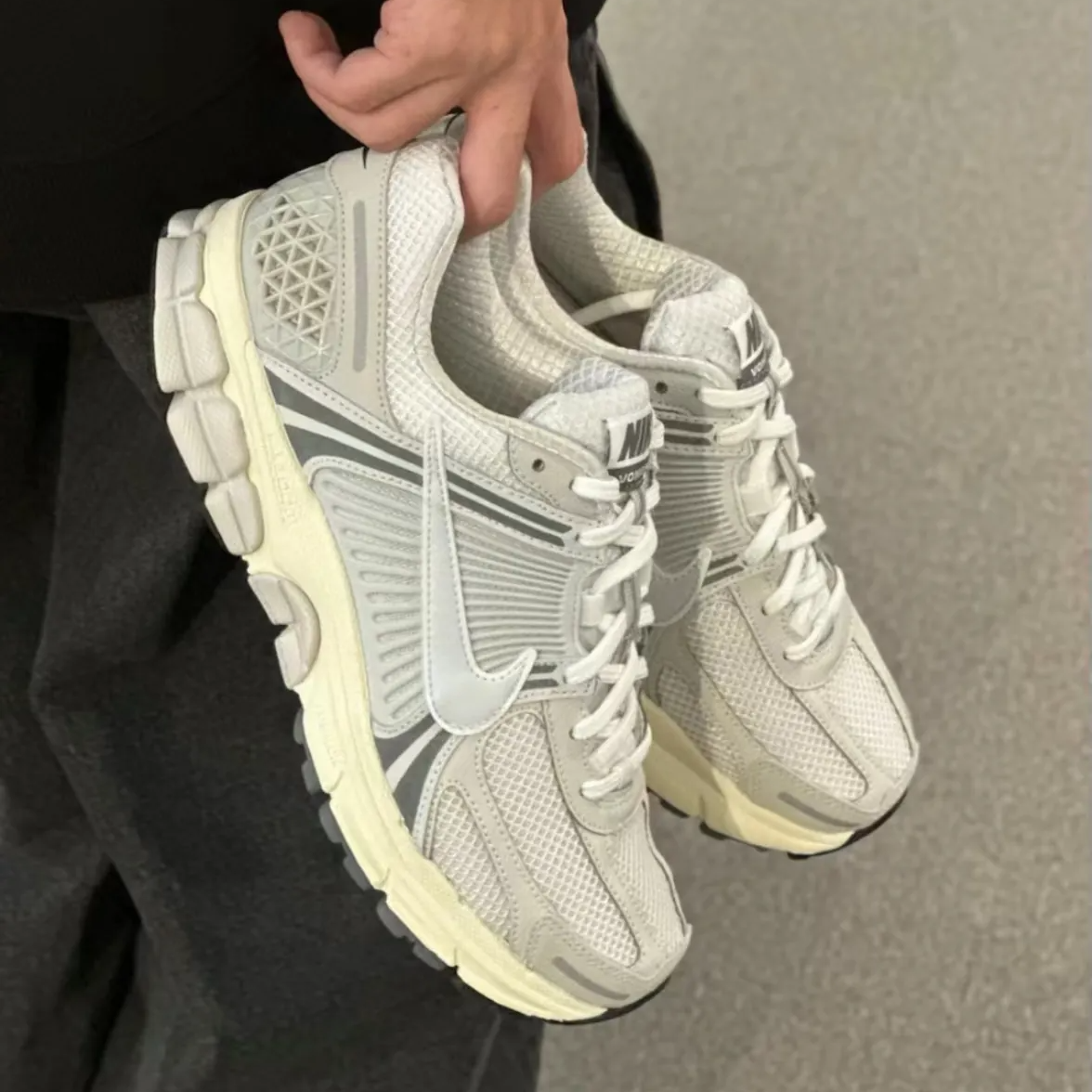 Giay Nike Zoom Vomero 5 'Platinum Tint Photon Dust' HF0731-007