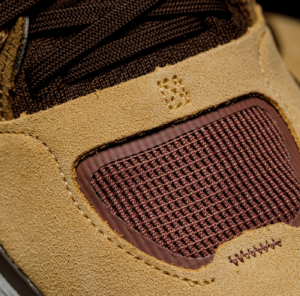 Giay Under Armour Curry Flow Cozy 'Mesa Yellow Coyote' 3023815-700