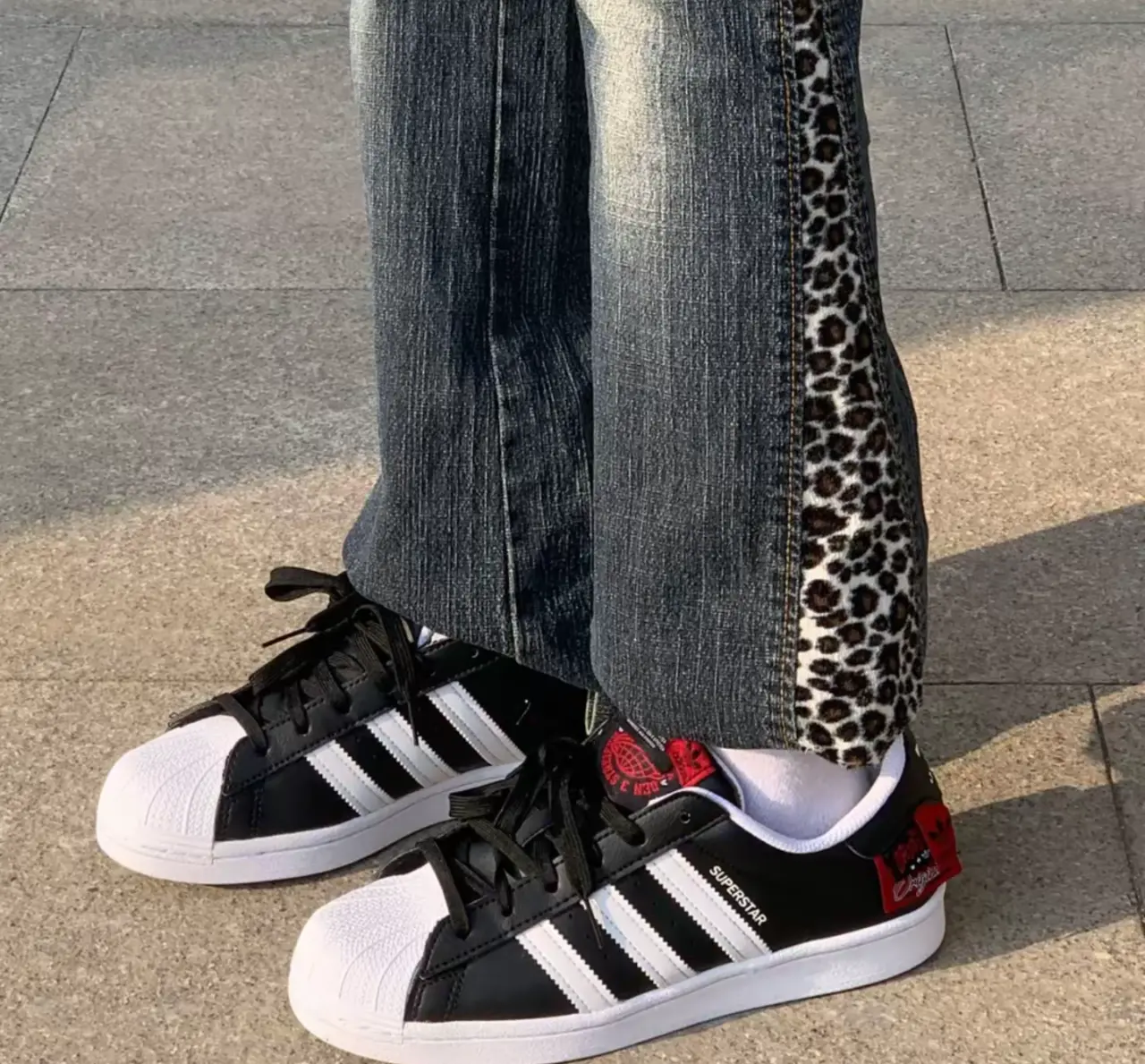 Giay Adidas Originals Superstar 'Black White Red' HQ6456