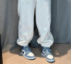 Giay Nike Air Jordan 1 Mid 'Two-Tone Blue' BQ6472-140