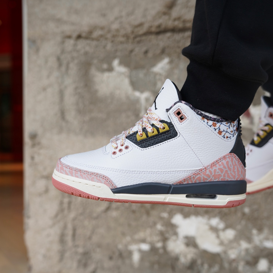 Giay Nike Air Jordan 3 GS 'Red Stardust' 441140-100