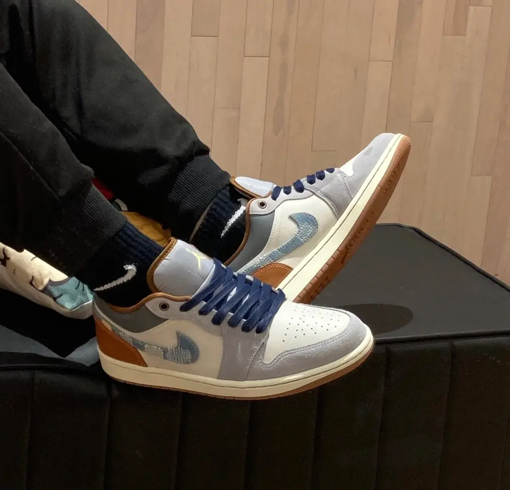 Giay Nike Air Jordan 1 Low SE Phantom 'Denim Swoosh' FZ5042-041
