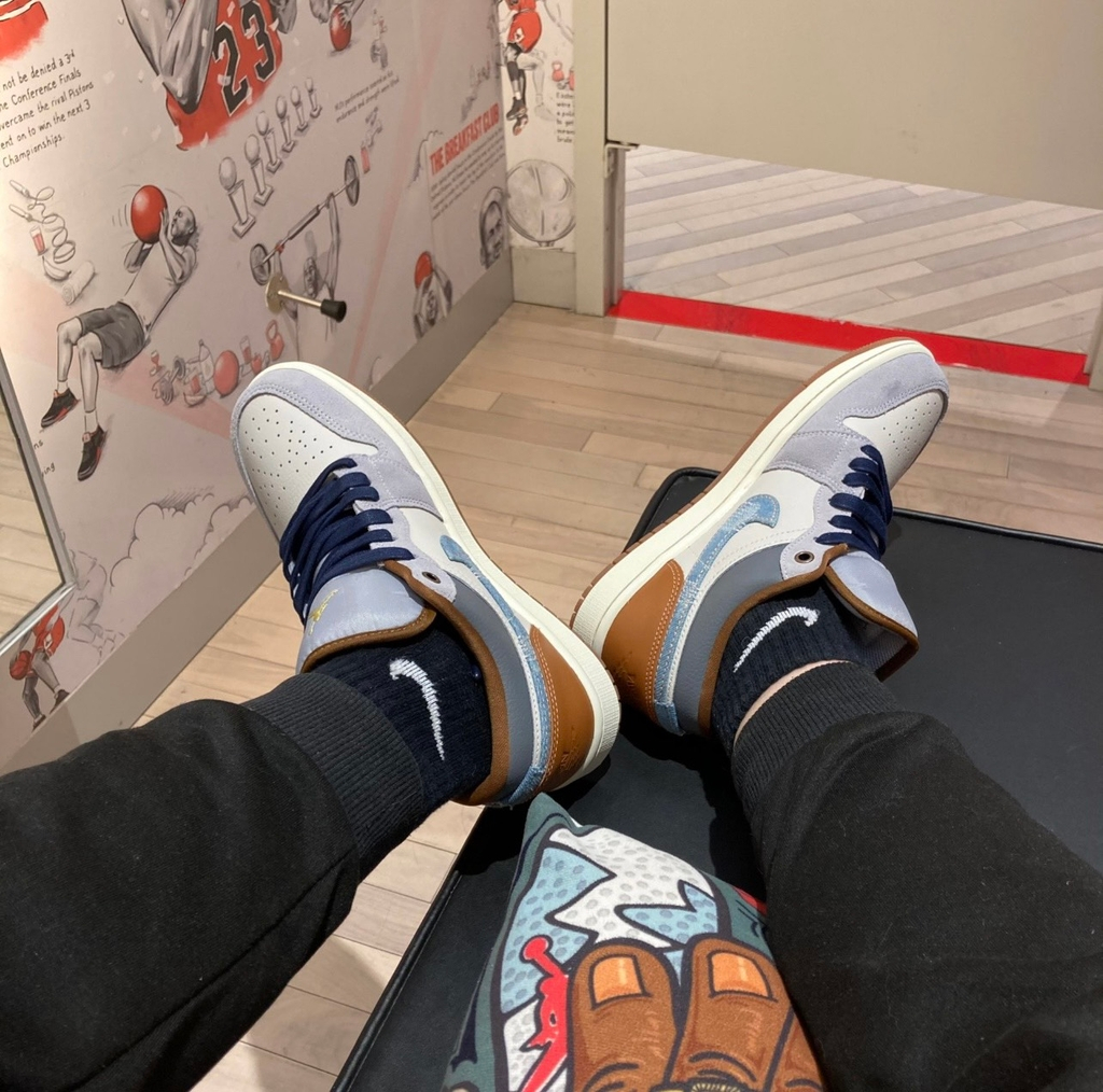 Giay Nike Air Jordan 1 Low SE Phantom 'Denim Swoosh' FZ5042-041