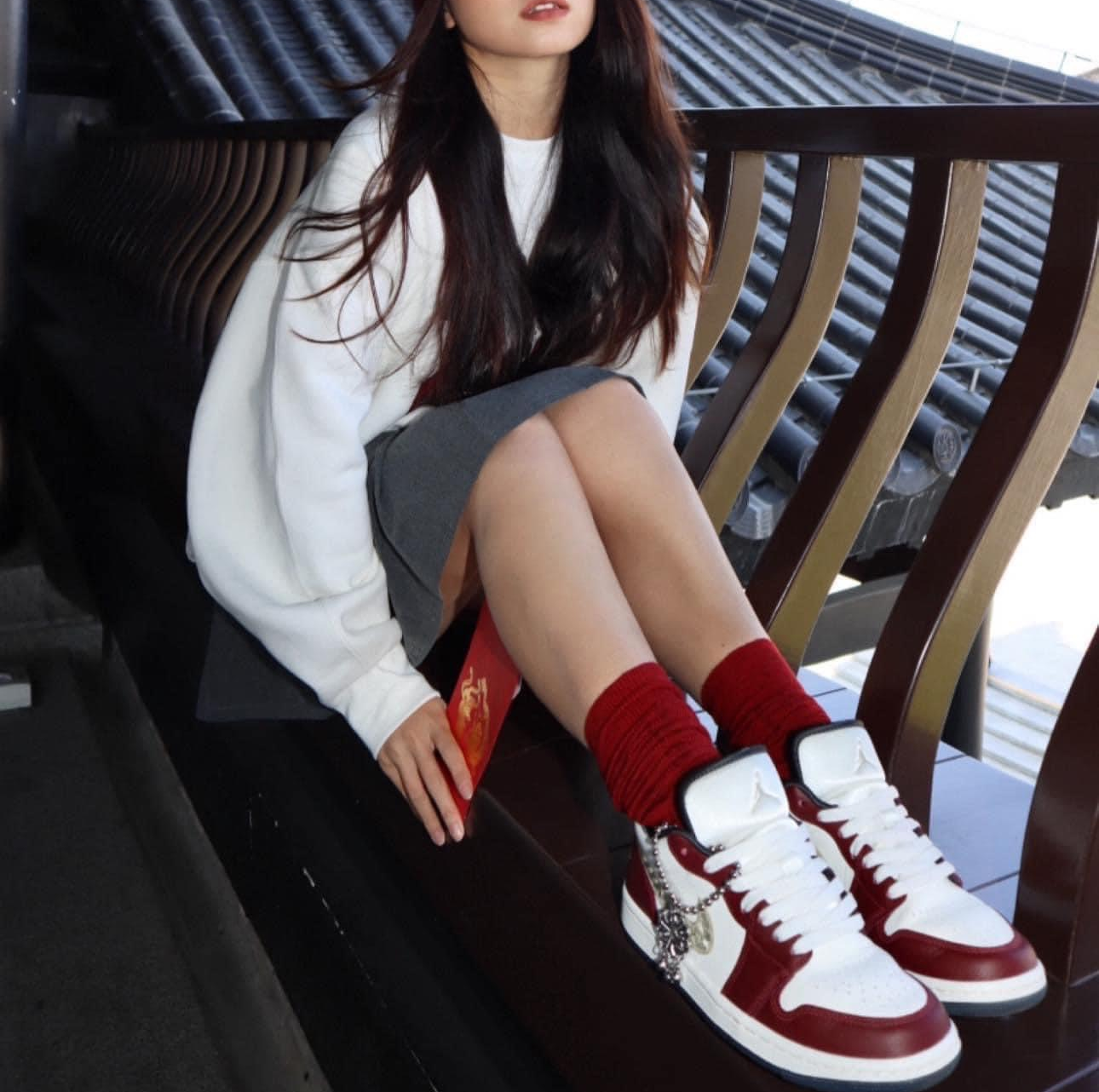 Giay Nike Air Jordan 1 Low SE 'Year of the Dragon' FJ5735-100