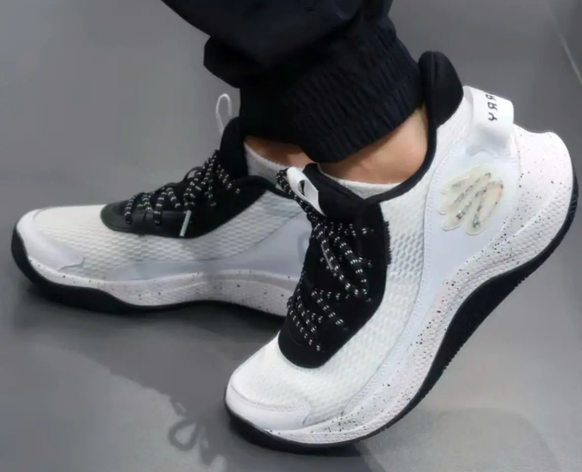 Giay Under Armour Curry 3Z7 'White' 3026622-101