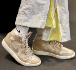 Giay Nike Air Jordan 1 Mid 'Legend Brown Tan' FJ3448-200