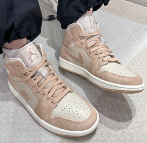 Giay Nike Air Jordan 1 Mid 'Legend Brown Tan' FJ3448-200