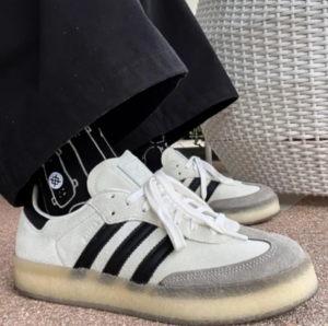 Giay Adidas x Kith x Clarks 8th Street Samba Kithmas 'Core Black' IE4033