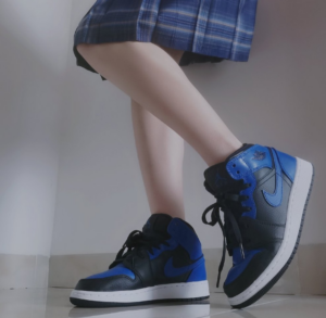 Giay Nike Air Jordan 1 Mid 'Black Royal' 554725-068
