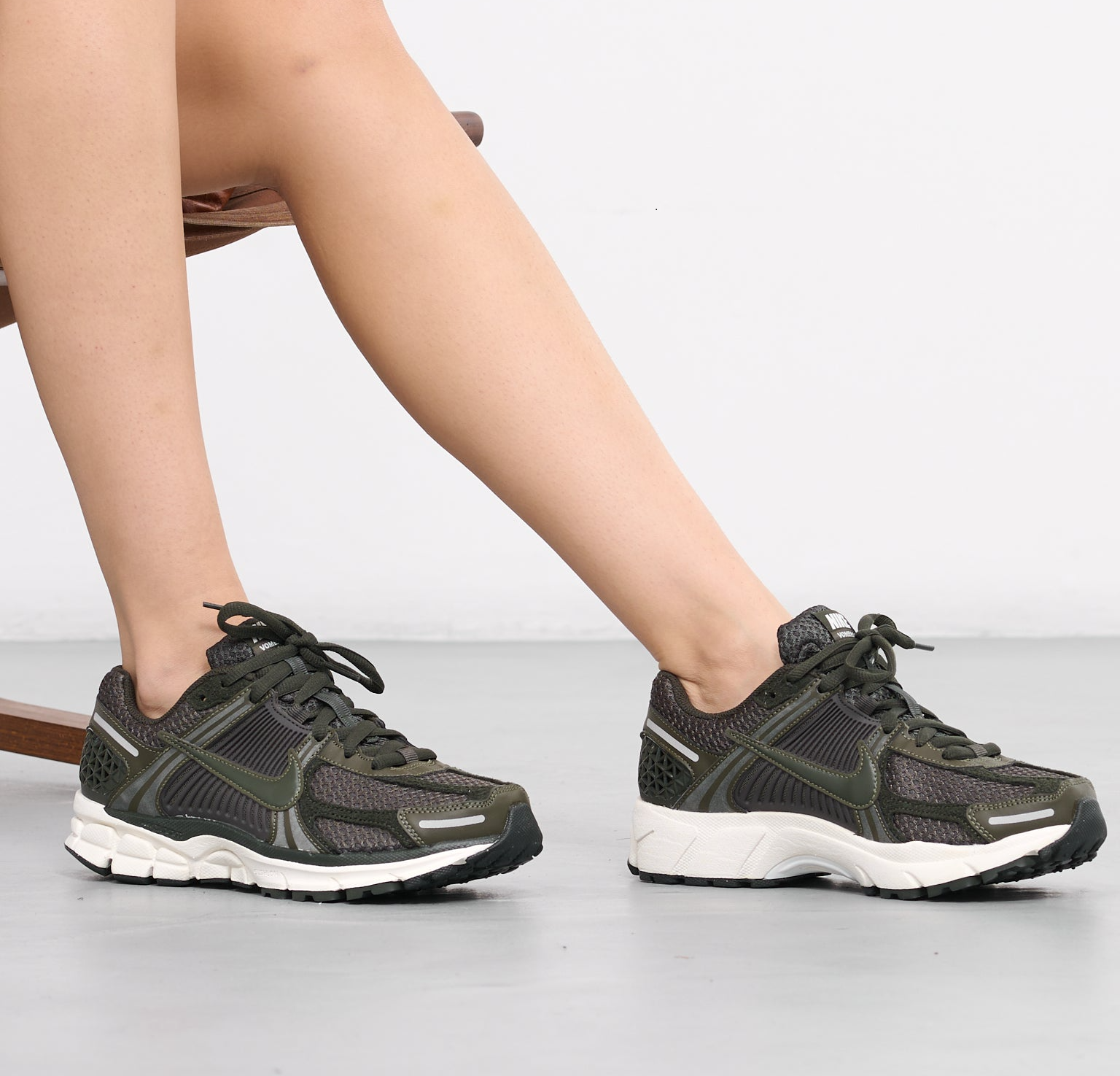 Giay Nike Air Zoom Vomero 5 'Sequoia' FQ8898-325