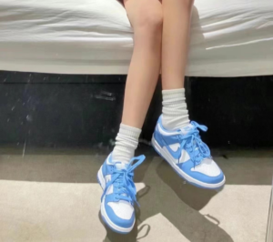 Giay Nike Dunk Low 'UNC' CW1590-103
