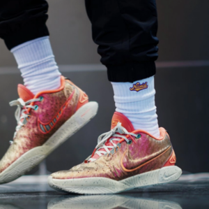 Giay Nike LeBron 21 'Queen Conch' FN0709-800