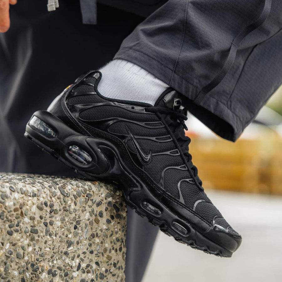 Alternative view of Giày Nike Air Max Plus 'Triple Black' 604133-050