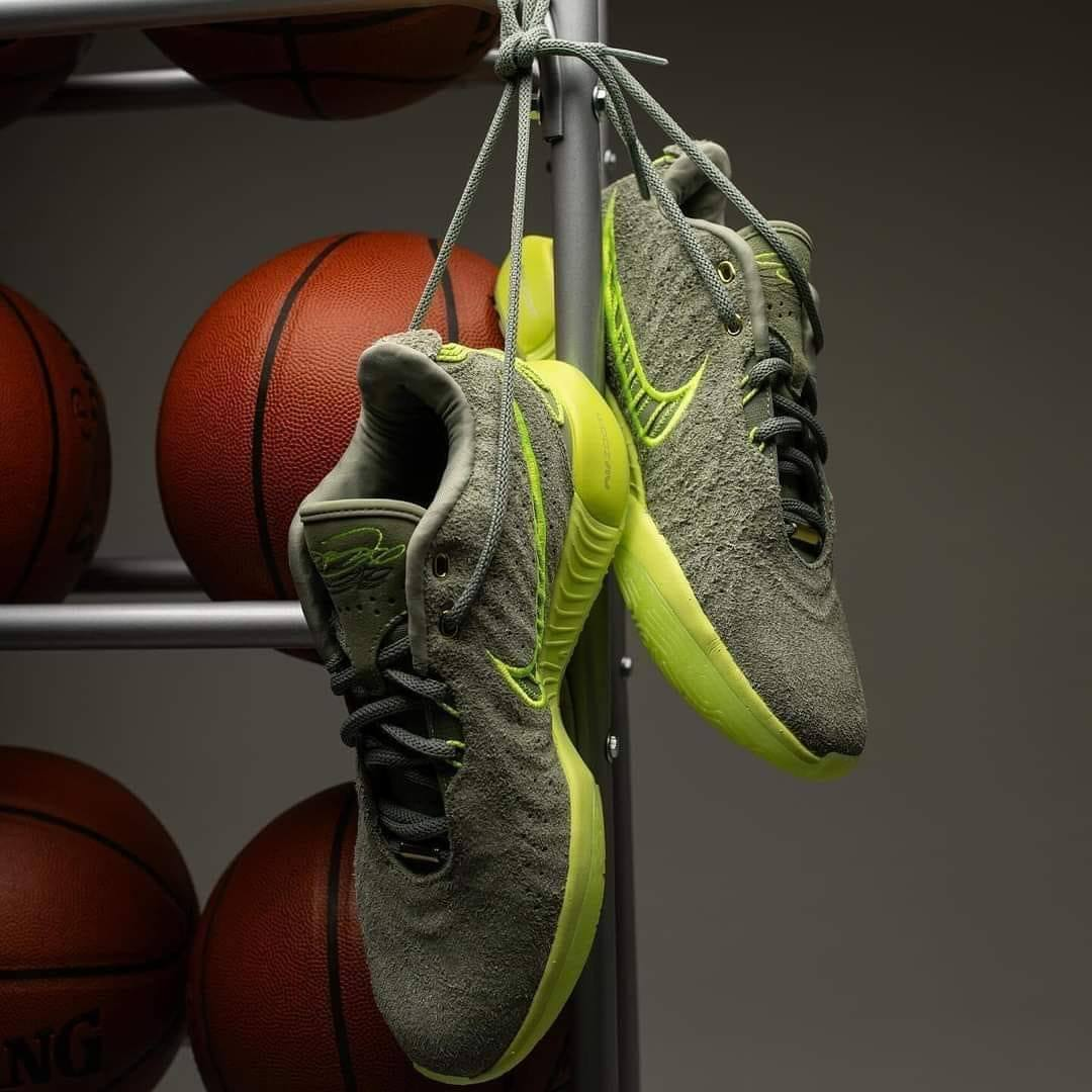 Giay Nike LeBron XXI EP 'Oil Green' FV2346-302