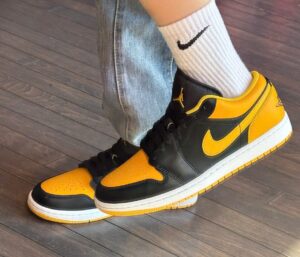 Giay Nike Air Jordan 1 Low 'Yellow Ochre' 553558-072