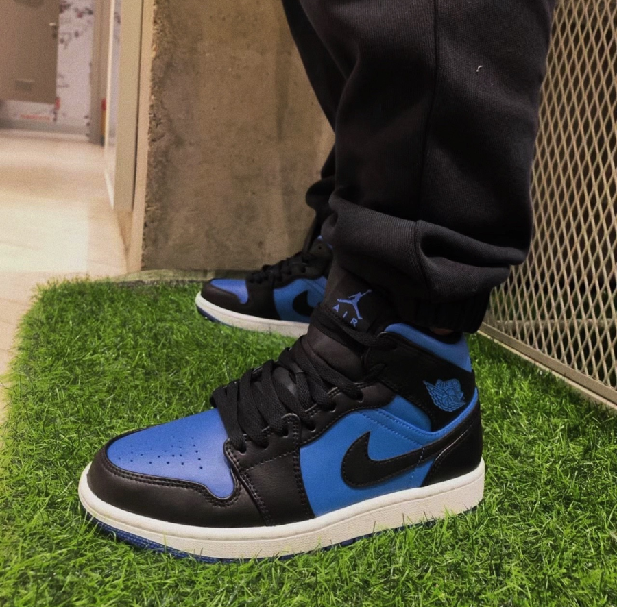 Giay Nike Air Jordan 1 Mid 'Blue Black' DQ8426-042