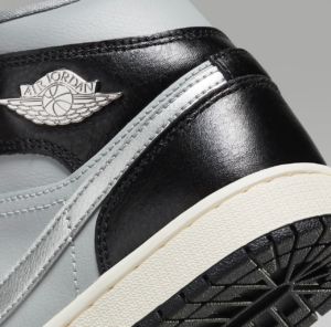 Giay Nike Air Jordan 1 Mid SE 'Black Chrome' FB9892-002