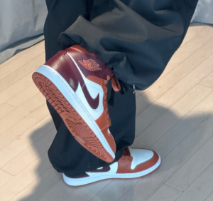 Giay Nike Air Jordan 1 Mid 'Sky J Orange' BQ6472-200