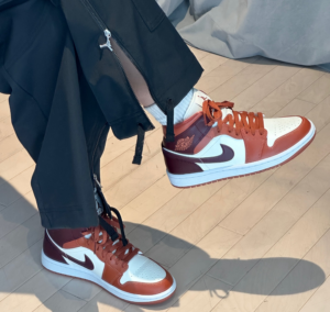 Giay Nike Air Jordan 1 Mid 'Sky J Orange' BQ6472-200