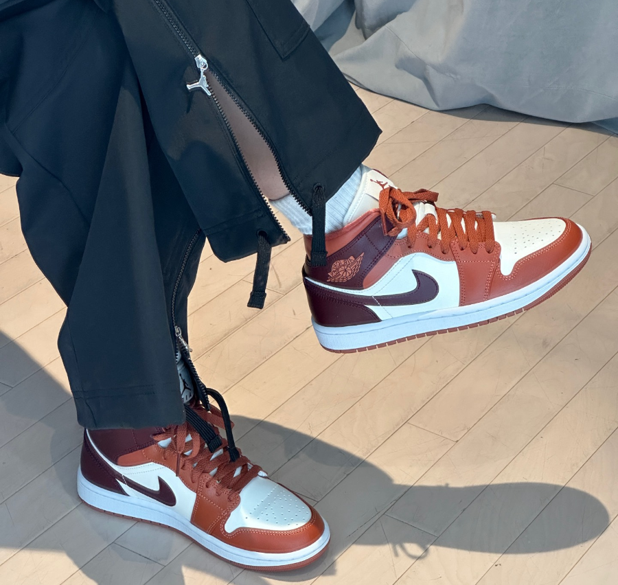 Giay Nike Air Jordan 1 Mid 'Sky J Orange' BQ6472-200