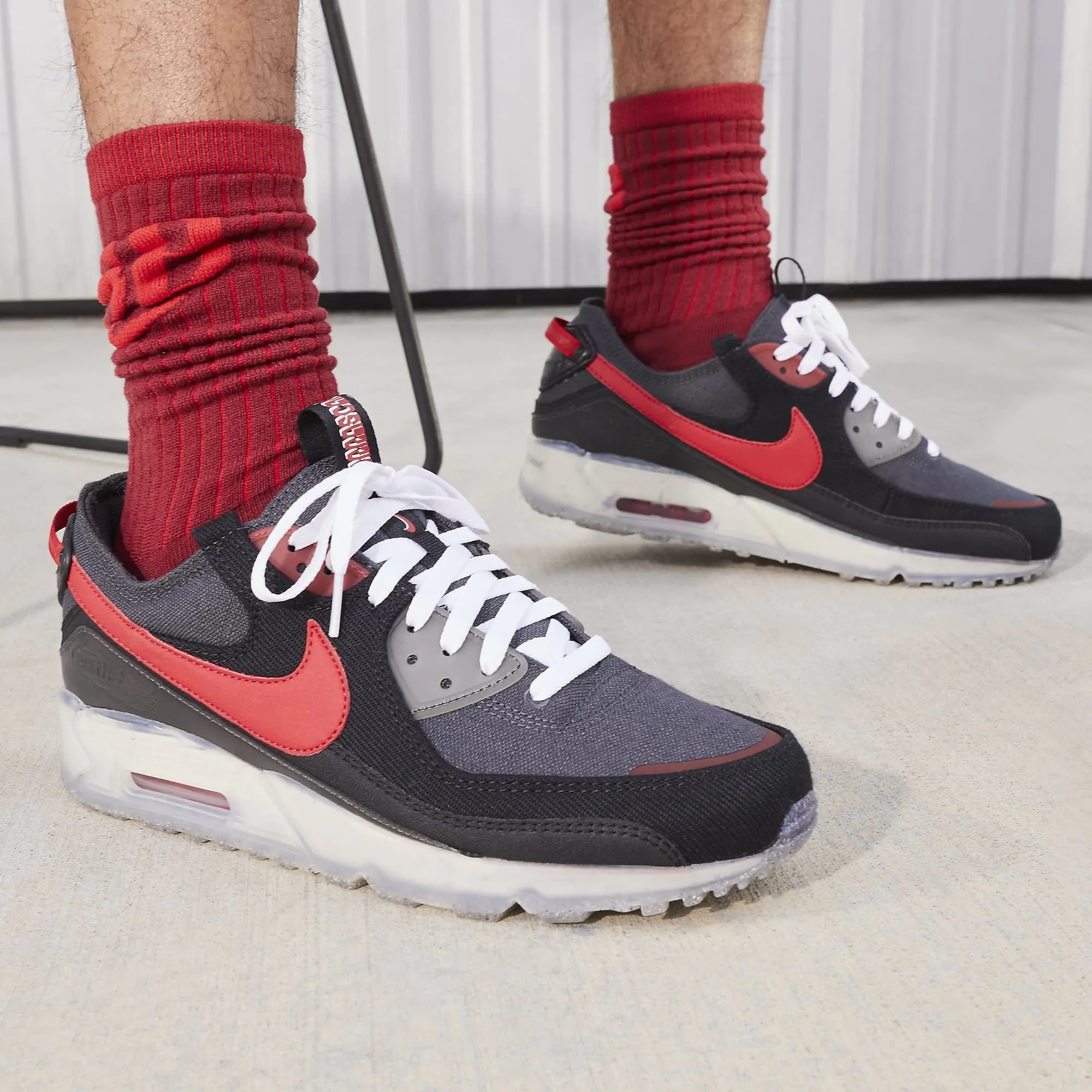 Giay Nike Air Max 90 Terrascape 'Black Red' DV7413-003