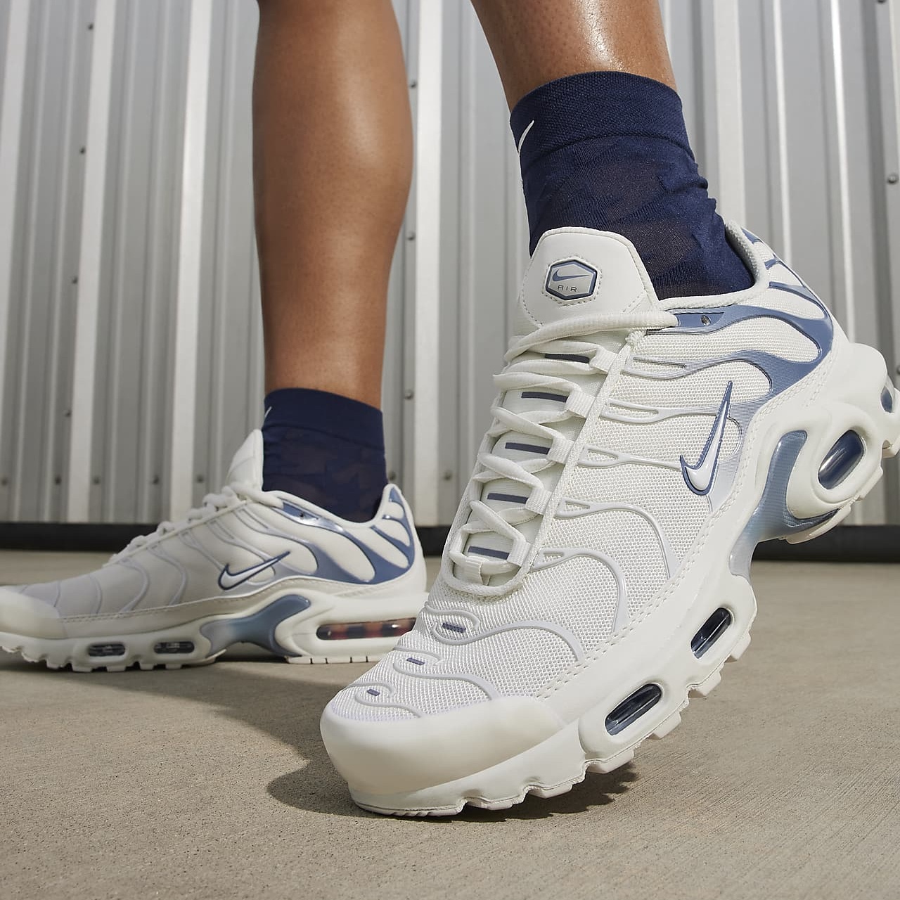 Giay Nike Air Max Plus 'Ashen Slate' DZ3671-104