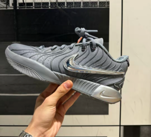 Giay Nike LeBron 21 'Cool Grey' HF5352-001