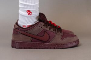 Giay Nike SB Dunk Low 'City of Love' FN0619-600